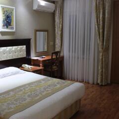 Asur Hotel сейф в номере