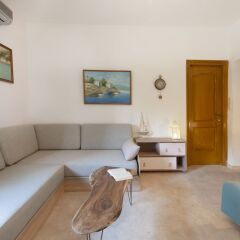 Отель Beachfront house with amazing sea view Ситония комната для гостей