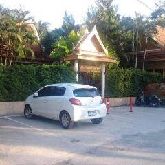 Отель Bangtao Village Resort парковка