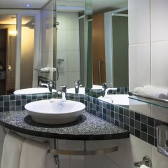 Отель Holiday Inn Express Sandton Woodmead ванная фото 2