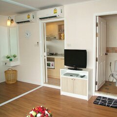 Отель Lumpini Residence Sathorn комната для гостей