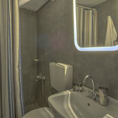 Отель Aria Plaka Residence Афины ванная фото 2
