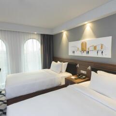 Отель Hampton by Hilton Poznan Old Town Польша, Познань - 2 отзыва об отеле, цены и фото номеров - забронировать отель Hampton by Hilton Poznan Old Town онлайн комната для гостей фото 4