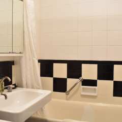 Апартаменты Top Floor 1 Bedroom Apartment Near Gare de Lyon ванная фото 2