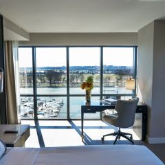 Отель InterContinental Washington D.C. - The Wharf, an IHG Hotel США, Вашингтон - отзывы, цены и фото номеров - забронировать отель InterContinental Washington D.C. - The Wharf, an IHG Hotel онлайн комната для гостей фото 2