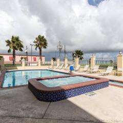 Отель Comfort Suites Galveston США, Галвестон - отзывы, цены и фото номеров - забронировать отель Comfort Suites Galveston онлайн бассейн