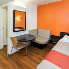 Отель Motel 6 Los Angeles, CA - Los Angeles - LAX США, Инглвуд - отзывы, цены и фото номеров - забронировать отель Motel 6 Los Angeles, CA - Los Angeles - LAX онлайн комната для гостей фото 3