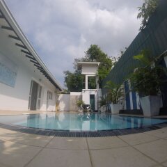 Negombo Blue Villa Hotel бассейн