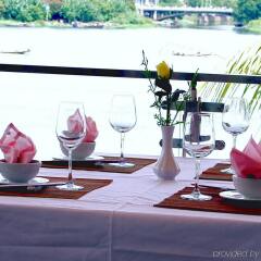 Century Riverside Hotel Hue питание