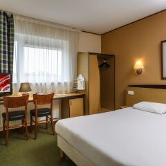 Campanile Hotel Amersfoort комната для гостей