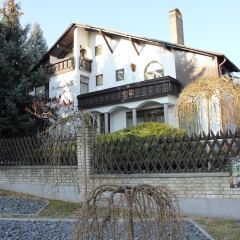 Отель Timpa Apartmanház & Dr. Strecker Villa фото 2