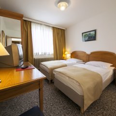 Hotel Zagreb in Zagreb, Croatia from 142$, photos, reviews - zenhotels.com guestroom photo 2