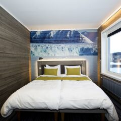 Svalbard Hotell - Polfareren in Longyearbyen, Svalbard from 240$, photos, reviews - zenhotels.com guestroom photo 3