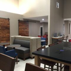 Отель Charter Inn and Suites питание