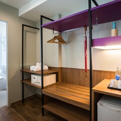 Sunshine Hip Hotel сейф в номере