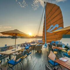 Отель Paradise Luxury Sails Cruise пляж