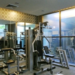 Отель FuramaXclusive Sukhumvit фитнесс-зал