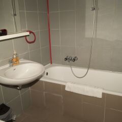 Отель Budget Flats Leuven ванная фото 2