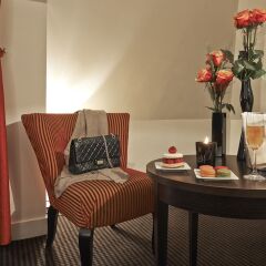 Plaza Tour Eiffel Hotel в номере