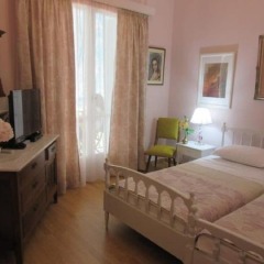 Апартаменты Marion-Athenian Style Apartment комната для гостей фото 2