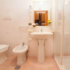 Отель Nights in Rome Италия, Рим - отзывы, цены и фото номеров - забронировать отель Nights in Rome онлайн ванная фото 2