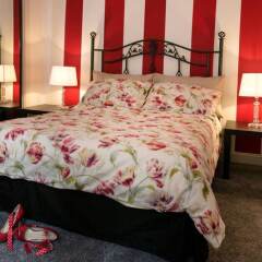 Отель 2 Bedroom Flat in Central Location Sleeps 4 Эдинбург комната для гостей фото 4