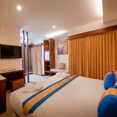 Отель Blue Sky Patong 3* Номер Делюкс с различными типами кроватей