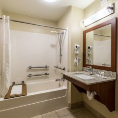 Comfort Suites Burlington in Burlington, United States of America from 154$, photos, reviews - zenhotels.com bathroom