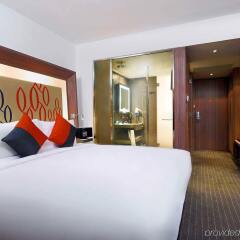 Отель Novotel Bangkok Silom Road комната для гостей фото 5