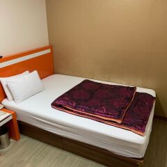 Отель Plus Motel комната для гостей