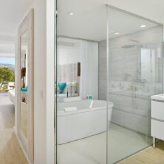 Отель Sol Beach House Mallorca - Adult Only Испания, Эстелленс - отзывы, цены и фото номеров - забронировать отель Sol Beach House Mallorca - Adult Only онлайн ванная фото 2