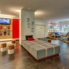 Meininger Hotel Hamburg City Center Гамбург интерьер отеля