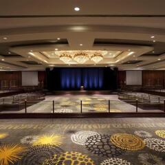 Отель Hyatt Regency Century Plaza