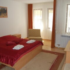 Family Hotel Biju Трявна комната для гостей