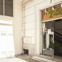 Отель Madrid Motion Hostels парковка