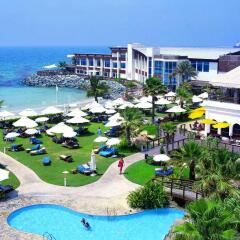 Отель Dubai Marine Beach Resort & Spa ОАЭ, Дубай - 12 отзывов об отеле, цены и фото номеров - забронировать отель Dubai Marine Beach Resort & Spa онлайн бассейн фото 3