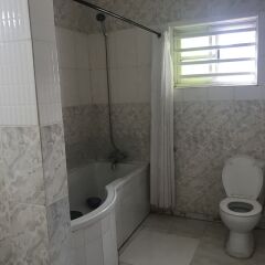 Отель Richmond Hills Suites Нигерия, Энугу - отзывы, цены и фото номеров - забронировать отель Richmond Hills Suites онлайн ванная фото 2