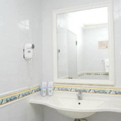 Sunbay Hotel in Christ Church, Barbados from 173$, photos, reviews - zenhotels.com bathroom