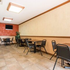 Отель Rodeway Inn Convention Center США, Лос-Анджелес - отзывы, цены и фото номеров - забронировать отель Rodeway Inn Convention Center онлайн питание фото 2