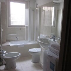Отель Venice Resorts Италия, Венеция - 2 отзыва об отеле, цены и фото номеров - забронировать отель Venice Resorts онлайн ванная