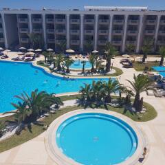 Отель Royal Thalassa Монастир бассейн
