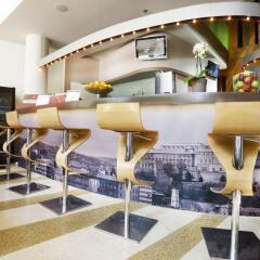 Lanchid 19 Design Hotel гостиничный бар
