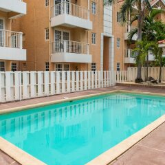 Отель Kingston Most Centrally Located Two Bdrm бассейн
