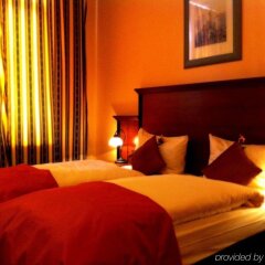 City Hotel West комната для гостей фото 3