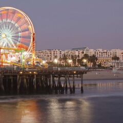Отель Hilton Los Angeles Airport США, Лос-Анджелес - 10 отзывов об отеле, цены и фото номеров - забронировать отель Hilton Los Angeles Airport онлайн приотельная территория