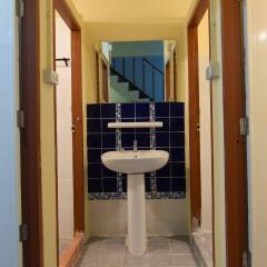 Отель Cube Hostel Krabi Таиланд, Краби - отзывы, цены и фото номеров - забронировать отель Cube Hostel Krabi онлайн ванная фото 2