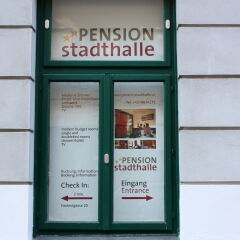 Отель Pension Stadthalle Австрия, Вена - отзывы, цены и фото номеров - забронировать отель Pension Stadthalle онлайн спортивное сооружение