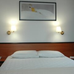 Отель Excel Roma Montemario сейф в номере
