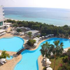 Grecian Bay Hotel бассейн фото 3