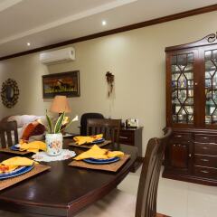 Апартаменты New Kingston Guest Apartment at Inglaterra III в номере